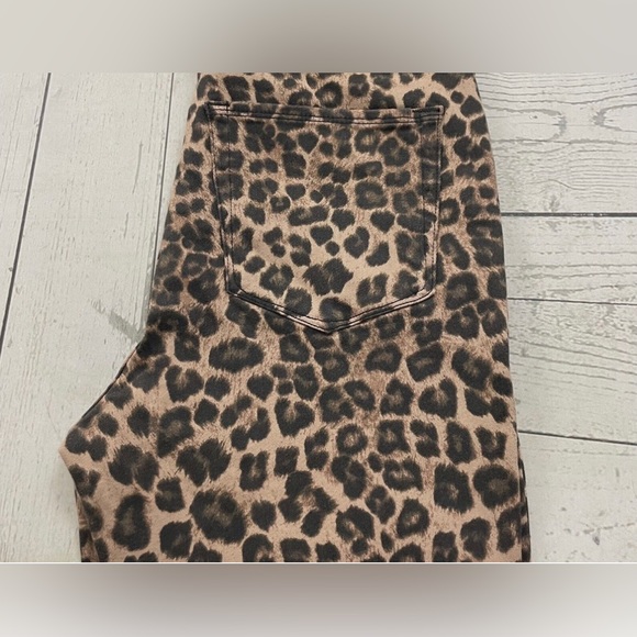 Good American Leopard Print Jeans - Picture 8 of 8